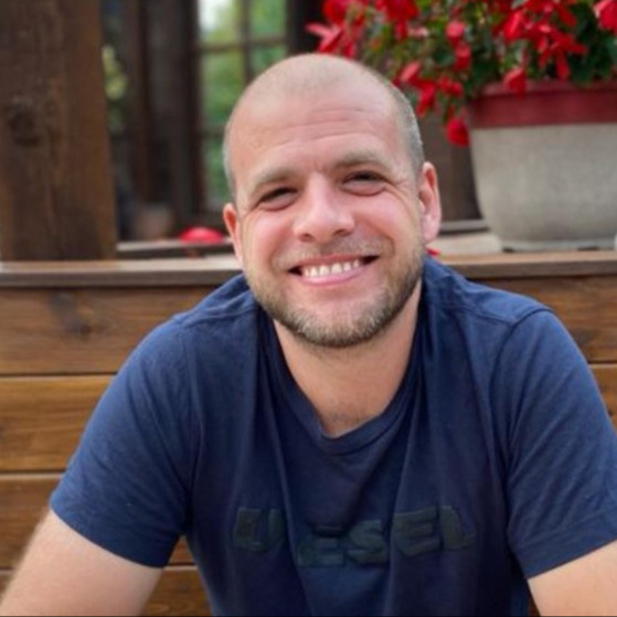 Dr James Gebbie-Rayet